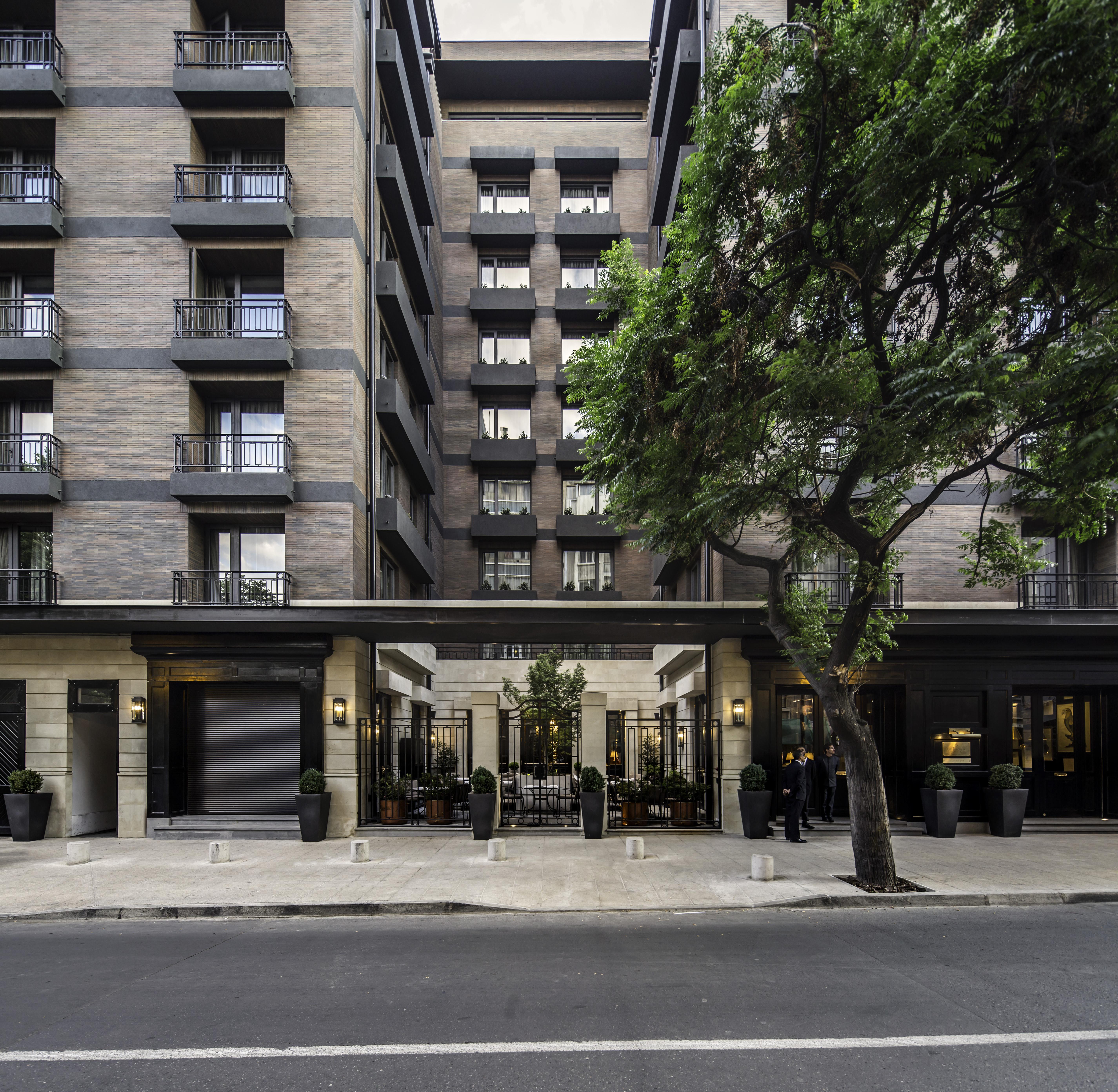 The Singular Santiago de Chile